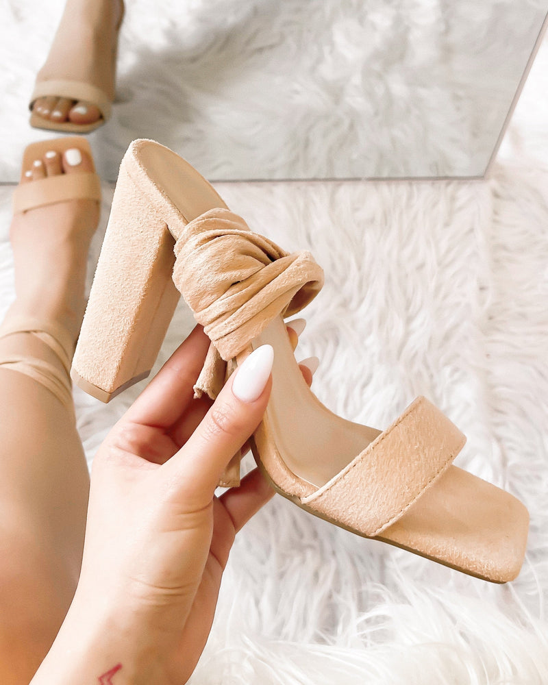 ALL DOLLED UP HEEL (BEIGE)