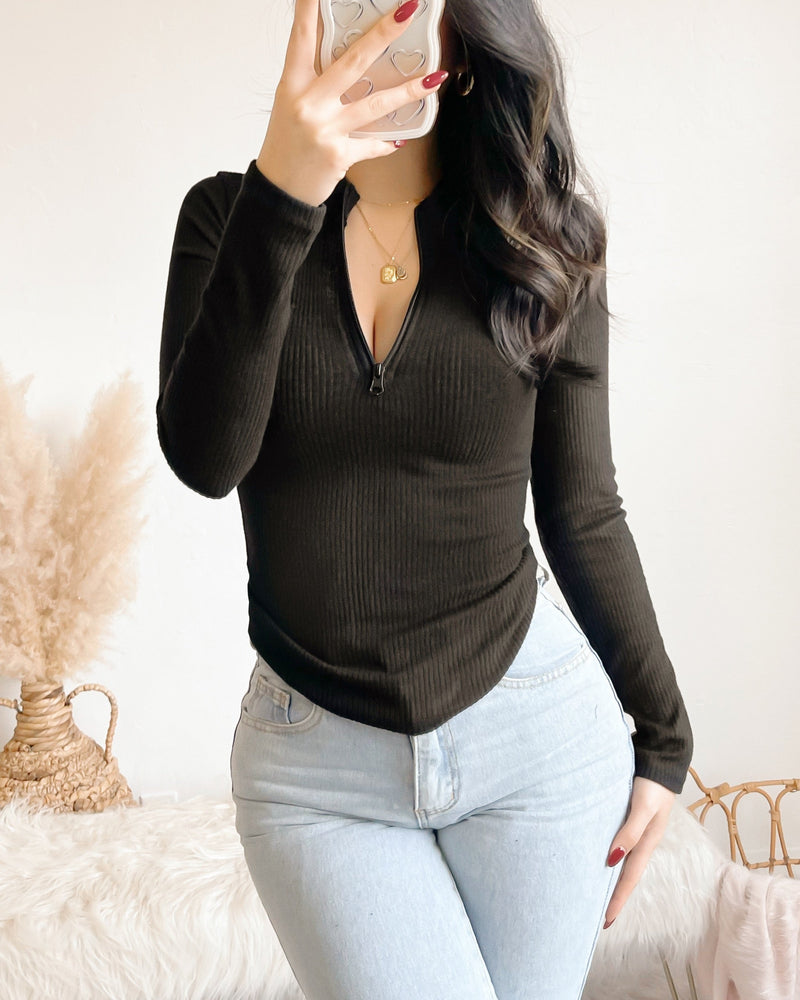 CECILIA ZIP TOP (IVORY)