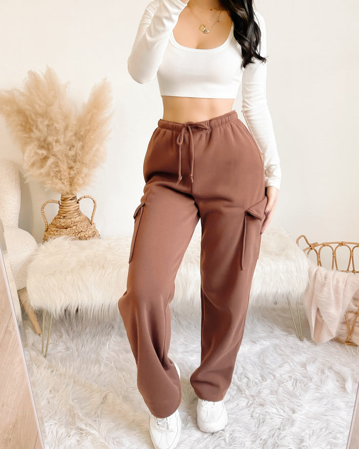 GWEN FLEECE LINED STRAIGHT LEG CARGO PANTS (CHOCOLATE)