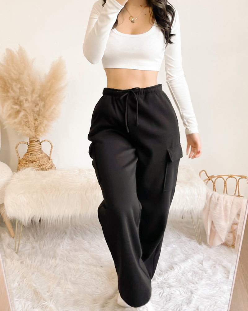 GWEN FLEECE LINED STRAIGHT LEG CARGO PANTS (BLACK)