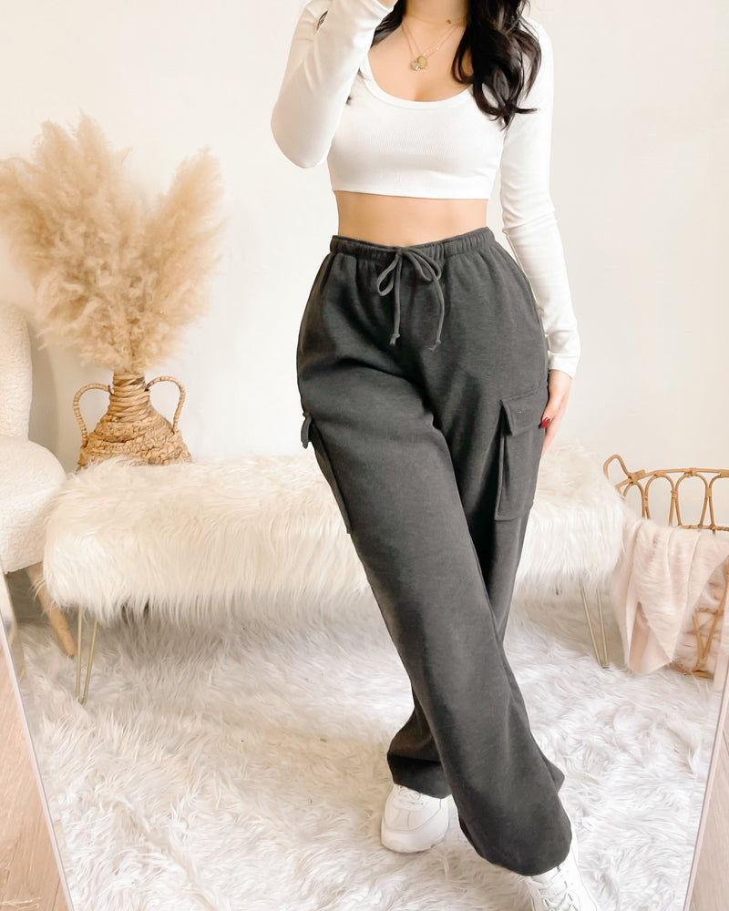 GWEN FLEECE LINED STRAIGHT LEG CARGO PANTS (BLACK)