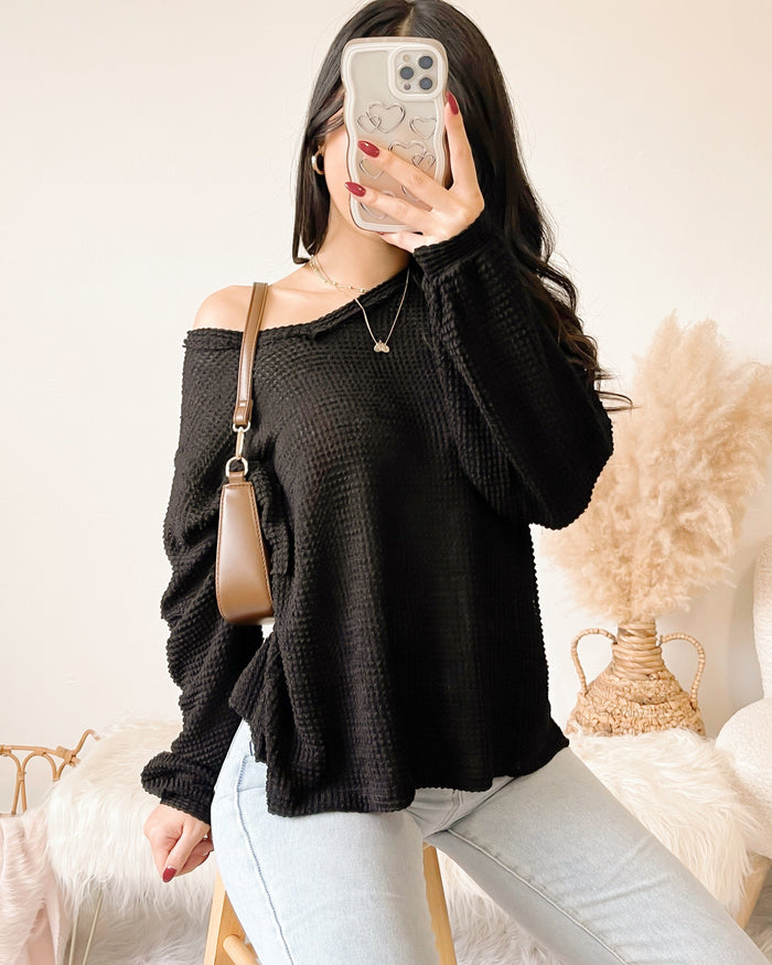 KAYLA WAFFLE KNIT TOP (BLACK)