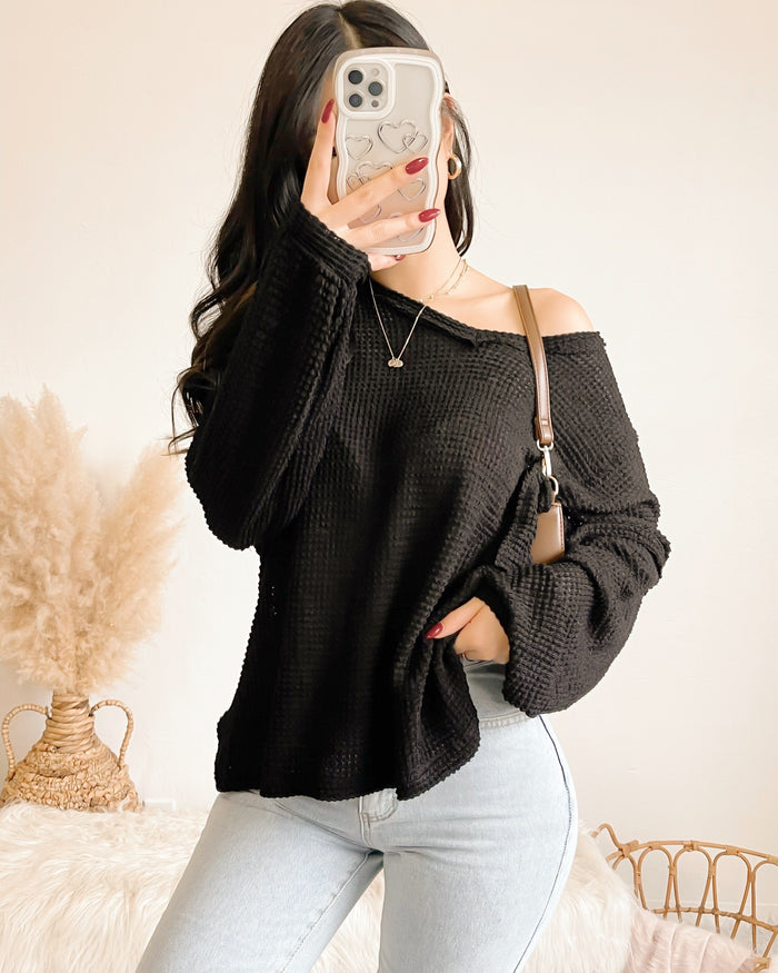 KAYLA WAFFLE KNIT TOP (BLACK)