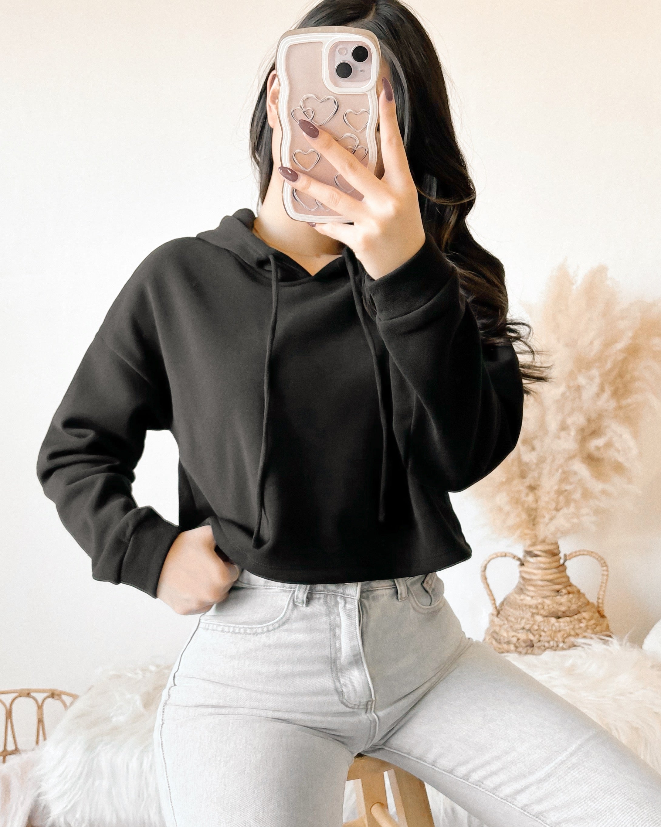 Basic cropped hood outlet