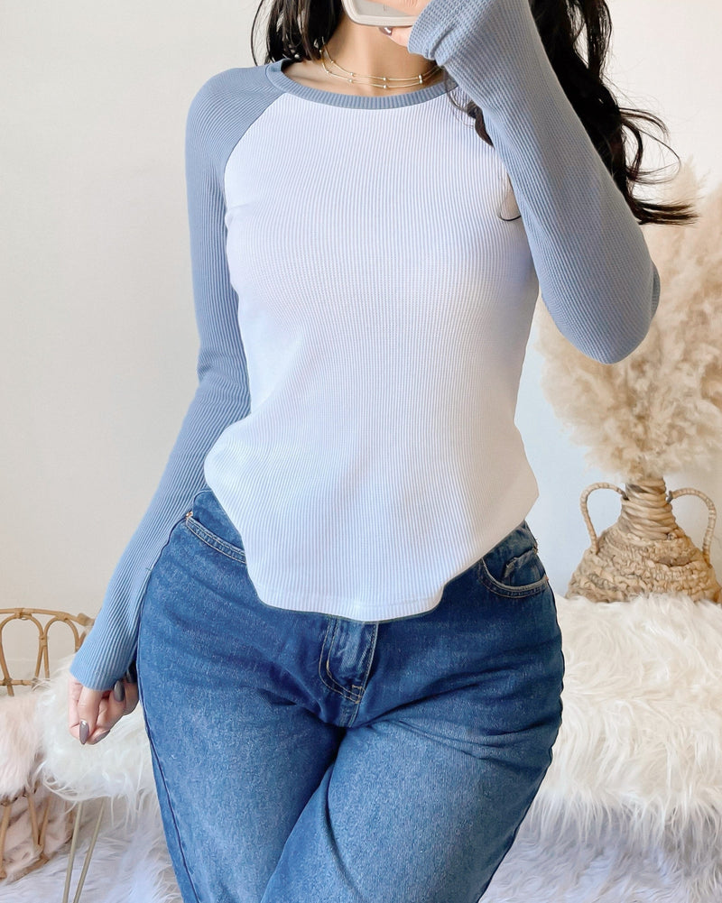 RESTOCKED! AALIYAH WAFFLE KNIT RAGLAN BASEBALL TOP (DUSTY BLUE)